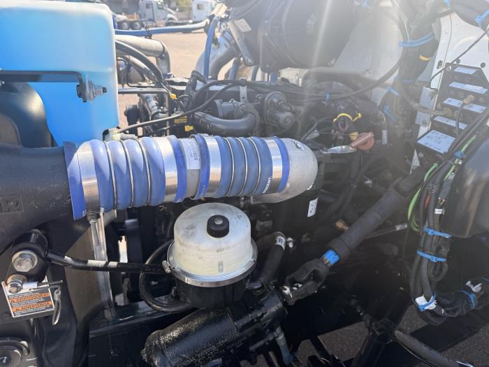 2019 Peterbilt 330-11