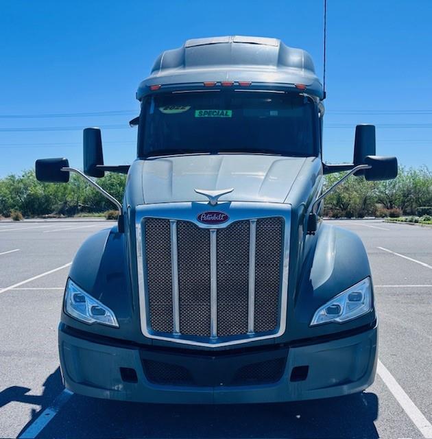 2022 Peterbilt 579-1