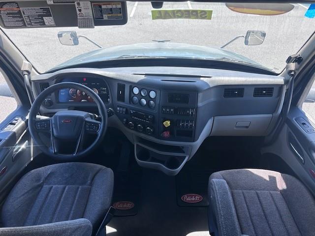 2022 Peterbilt 579-11