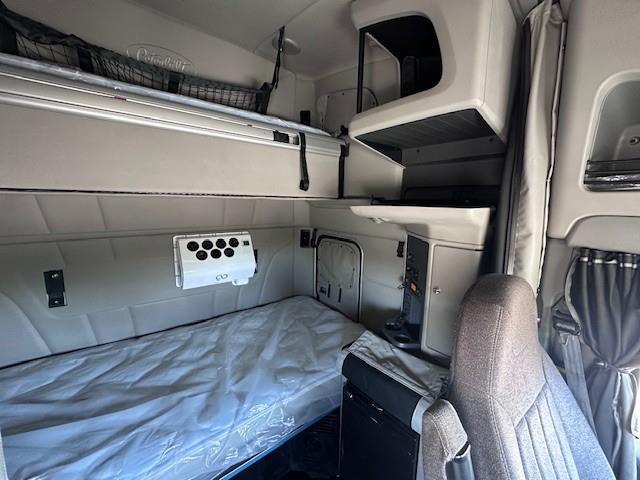 2022 Peterbilt 579-12