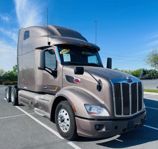 2022 Peterbilt 579-0