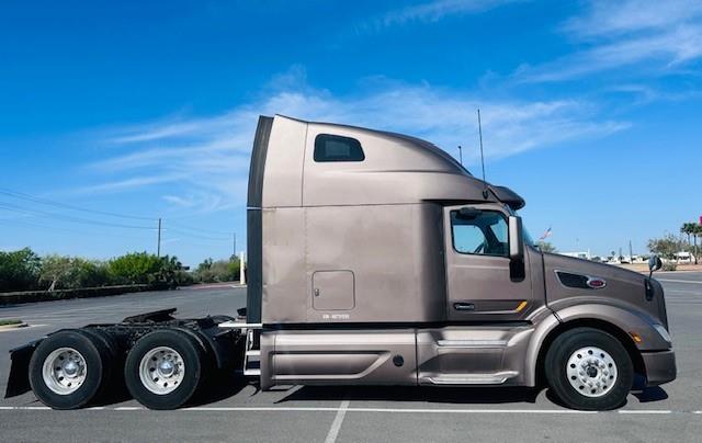 2022 Peterbilt 579-1