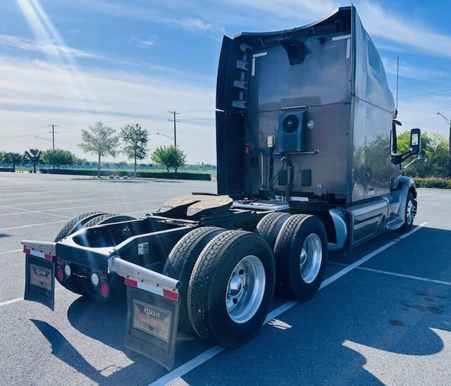 2022 Peterbilt 579-2