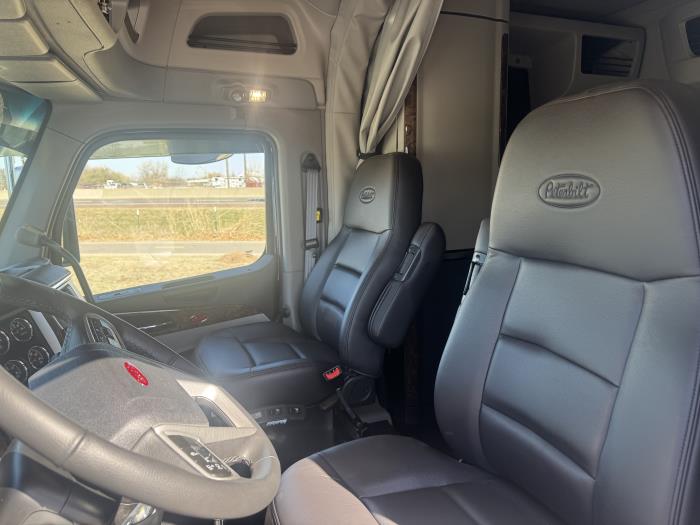 2027 Peterbilt 589-14