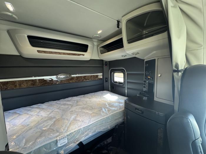 2027 Peterbilt 589-23