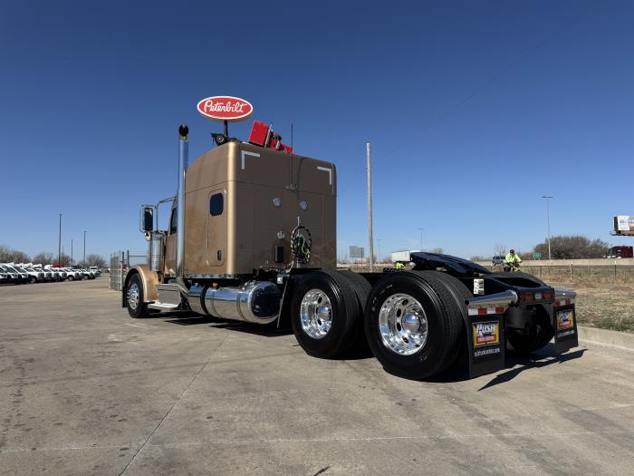 2027 Peterbilt 589-3