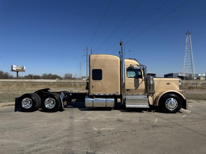 2027 Peterbilt 589-5