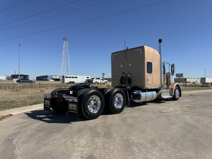 2027 Peterbilt 589-6