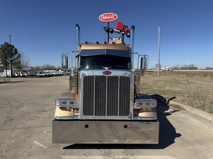 2027 Peterbilt 589-7