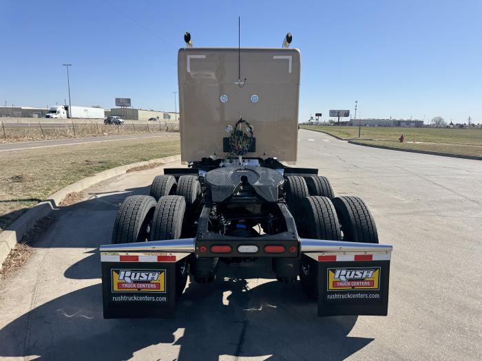 2027 Peterbilt 589-8