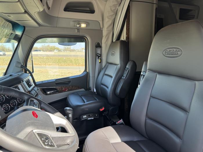 2027 Peterbilt 589-14