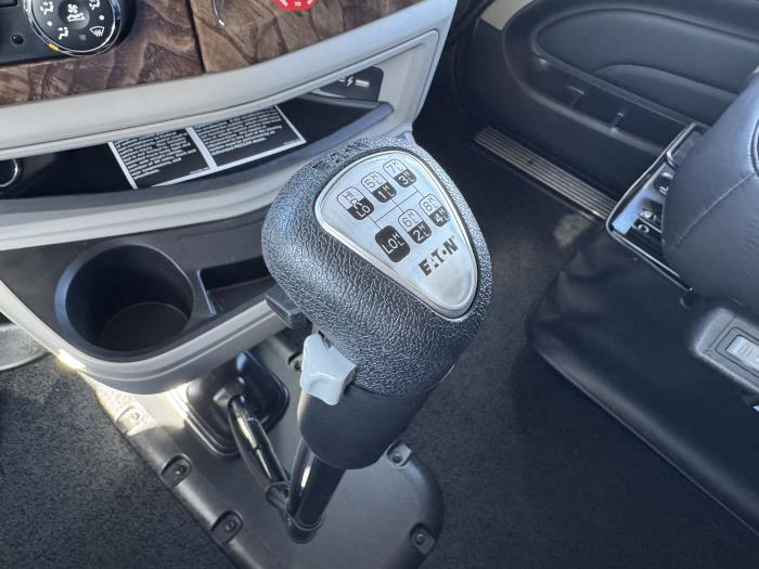 2027 Peterbilt 589-19