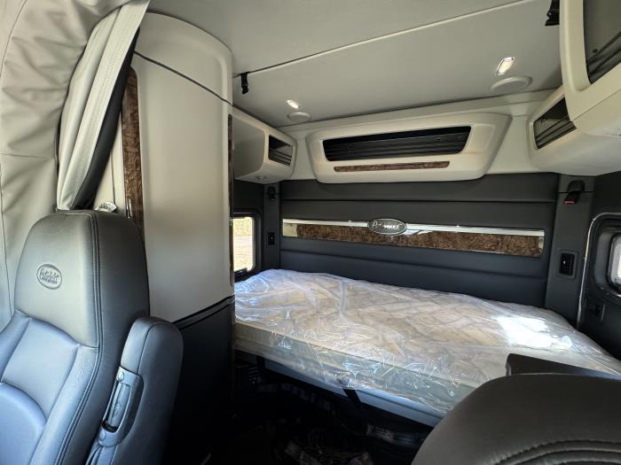 2027 Peterbilt 589-22