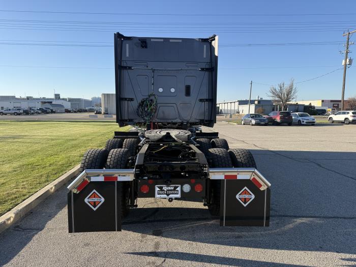 2027 International HX520-3