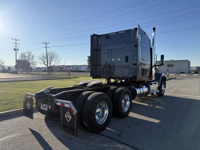 2027 International HX520-4