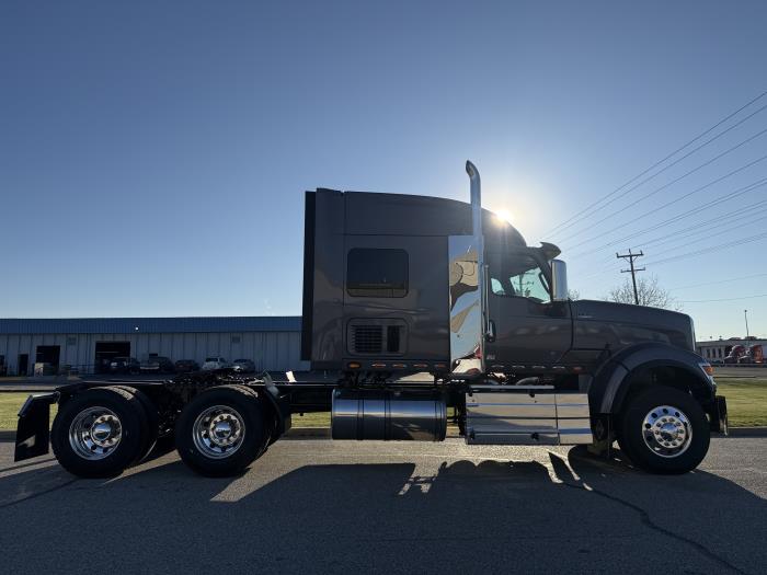 2027 International HX520-5