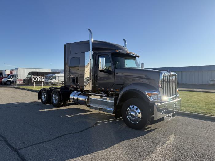 2027 International HX520-7
