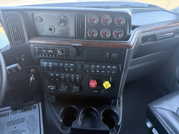 2027 International HX520-11