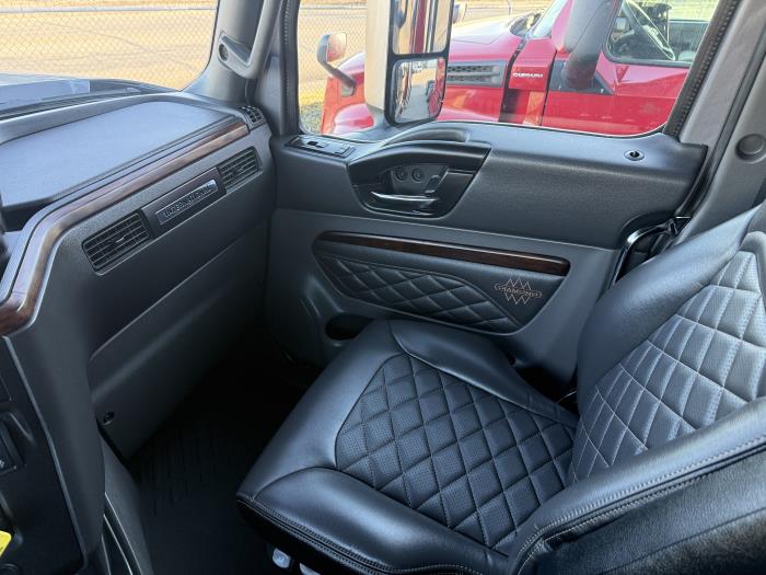 2027 International HX520-16