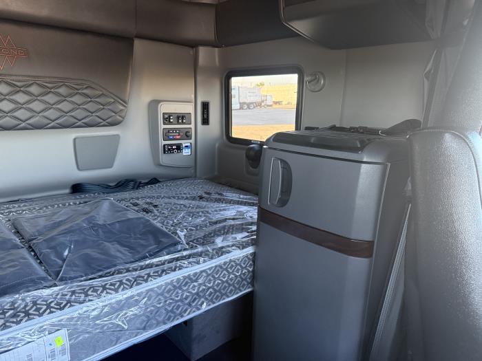 2027 International HX520-20