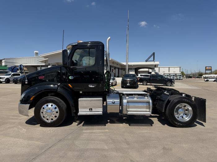 2021 Peterbilt 579-1