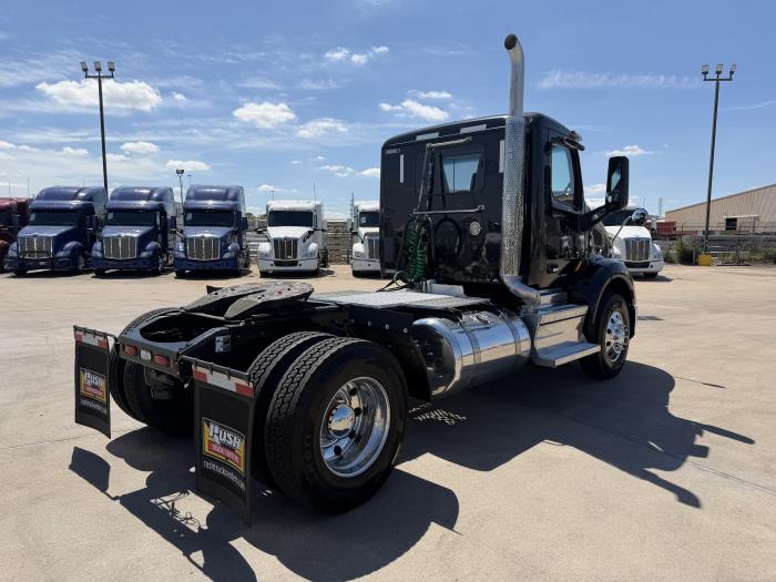 2021 Peterbilt 579-4
