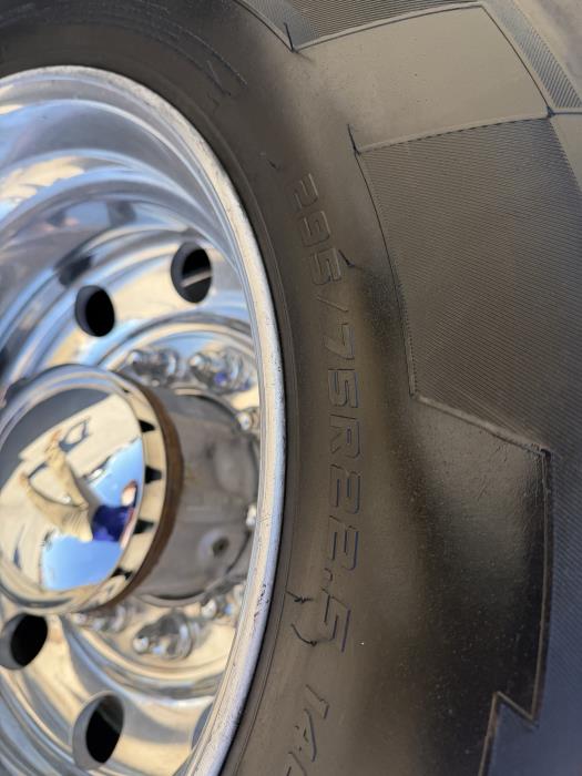 2021 Peterbilt 579-8