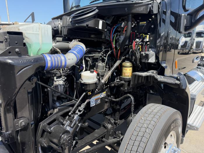 2021 Peterbilt 579-15