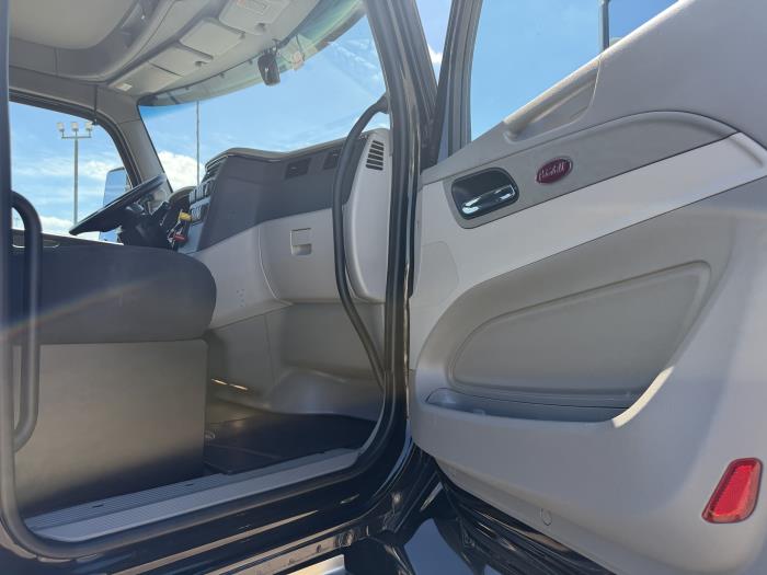 2021 Peterbilt 579-21