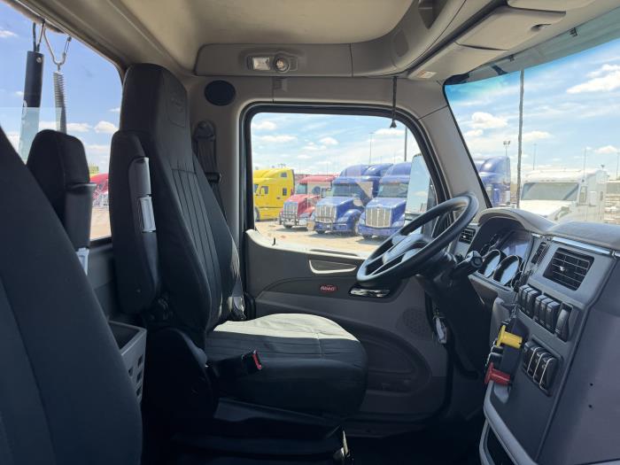 2021 Peterbilt 579-22