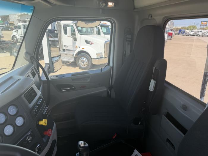 2019 Peterbilt 579-23