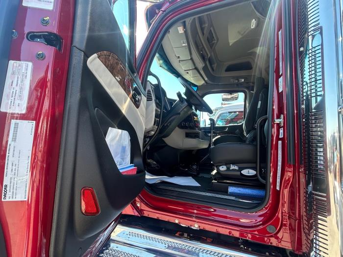 2027 Peterbilt 589-2