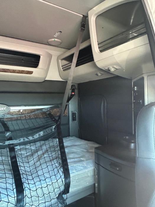 2027 Peterbilt 589-5