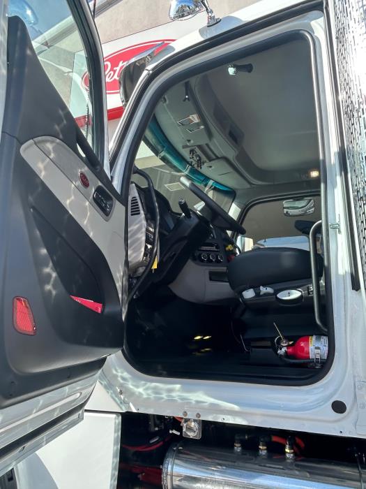 2027 Peterbilt 567-2