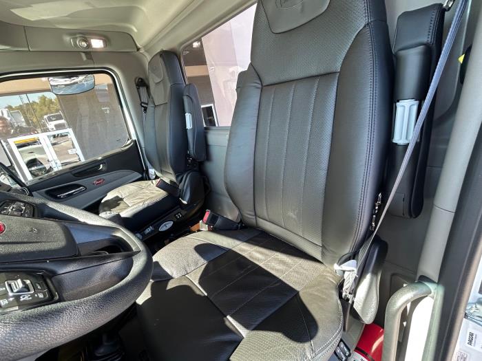 2027 Peterbilt 589-6