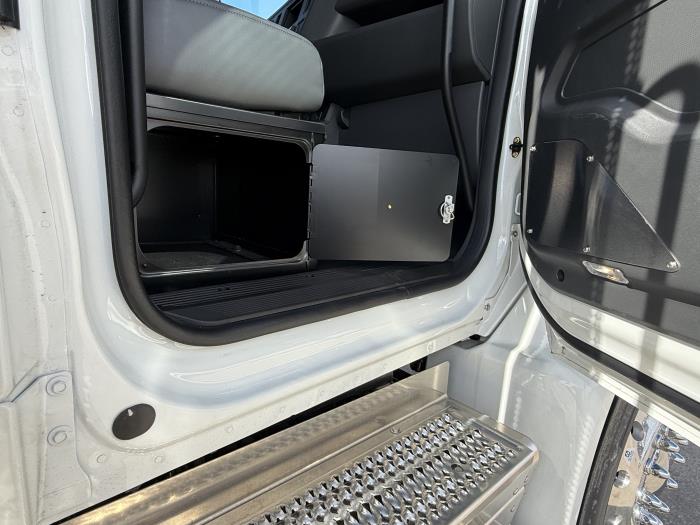 2026 Peterbilt 537-23