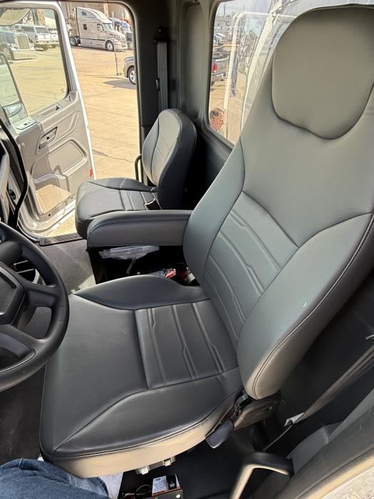 2026 Peterbilt 537-24