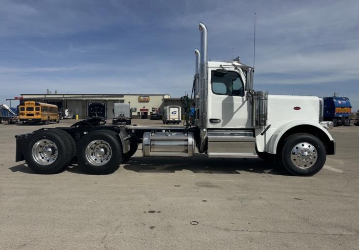 2027 Peterbilt 589-2