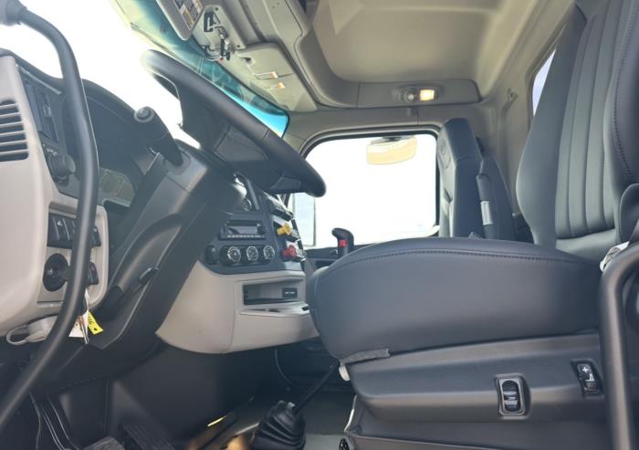 2027 Peterbilt 589-4