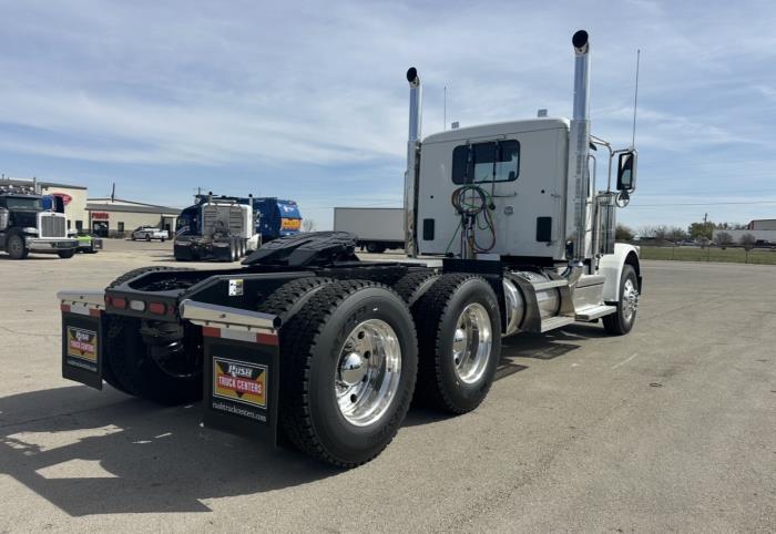 2027 Peterbilt 589-7