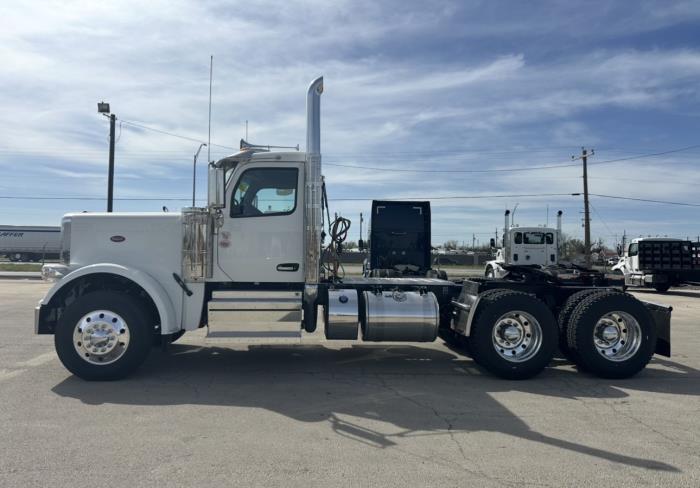 2027 Peterbilt 589-8