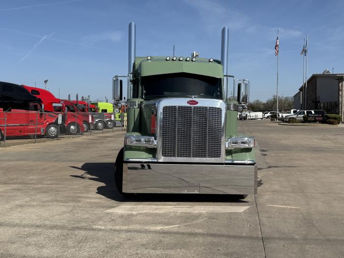 2027 Peterbilt 589-8