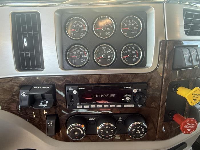 2027 Peterbilt 589-21