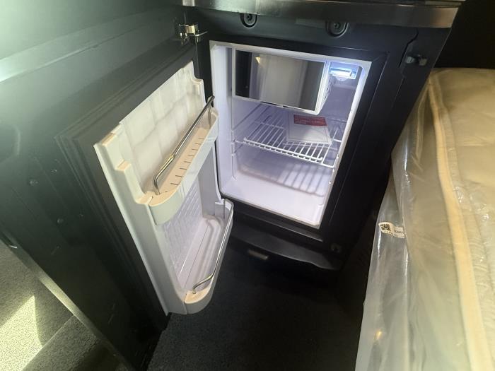 2027 Peterbilt 589-28