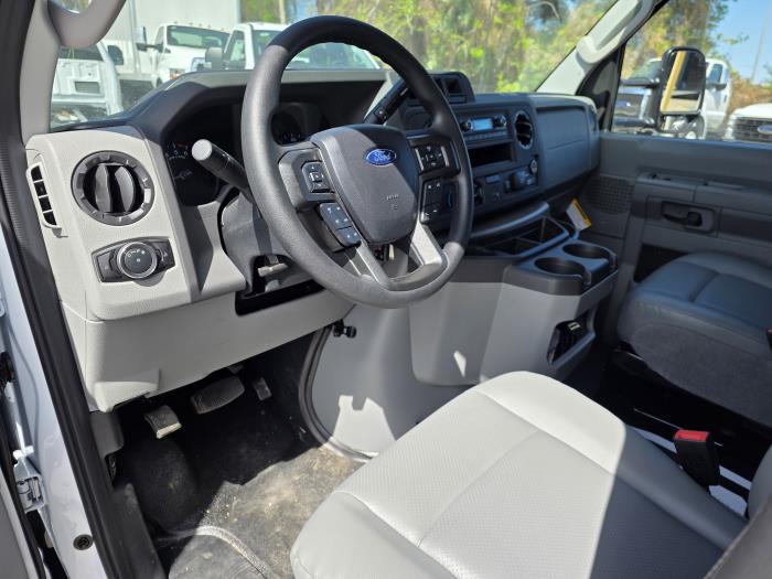 2027 Ford E-450-15