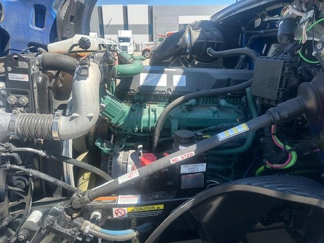 2021 Volvo VNL64T760-5