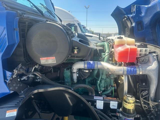 2021 Volvo VNL64T760-6