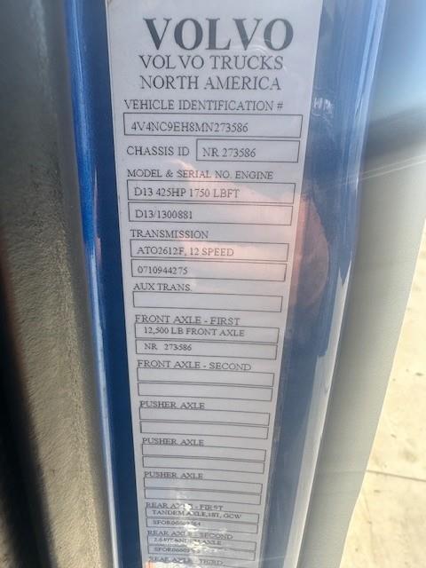 2021 Volvo VNL64T760-7