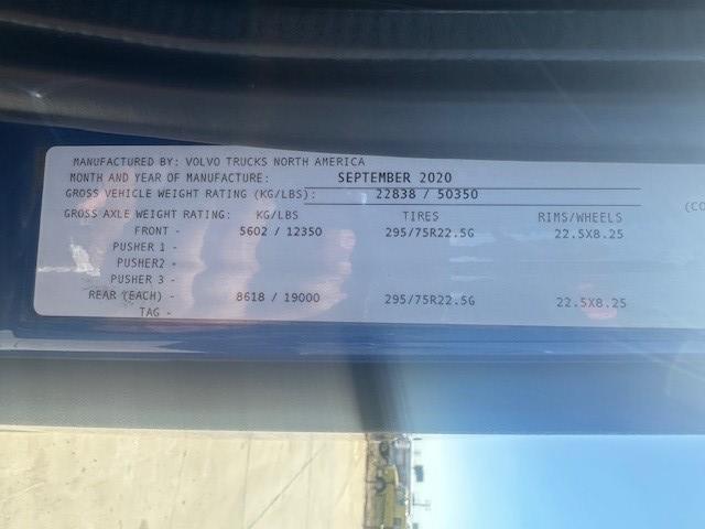 2021 Volvo VNL64T760-8