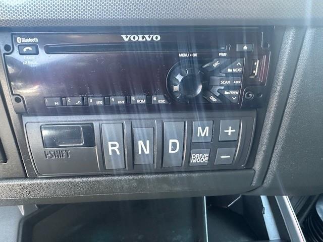 2021 Volvo VNL64T760-9